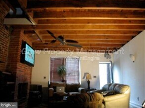 1019 S 10th St in Philadelphia, PA - Building Photo - Building Photo