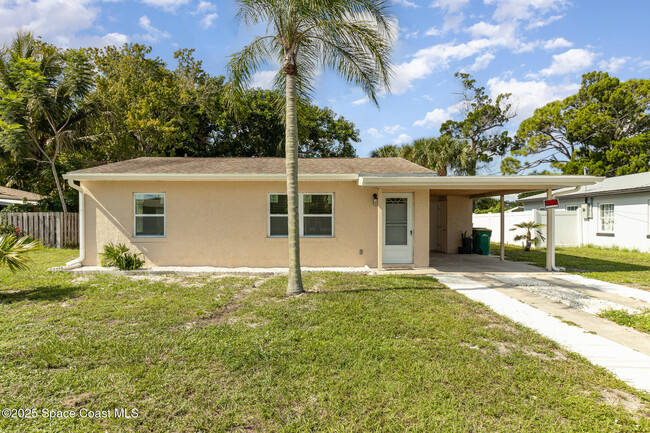 656 Wisteria Dr in Melbourne, FL - Building Photo - Building Photo