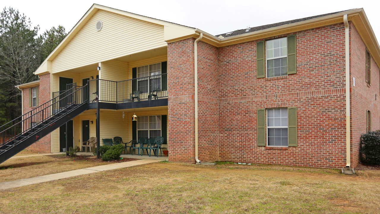 Parkwood Apartments in Pell City, AL - Building Photo