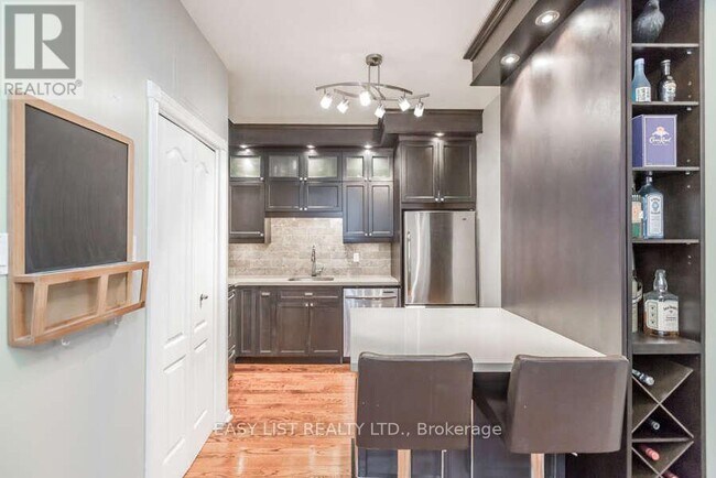 393 King St W in Toronto, ON - Building Photo - Building Photo