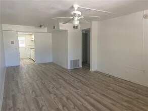 911 Washington Ave SW in Largo, FL - Building Photo - Building Photo
