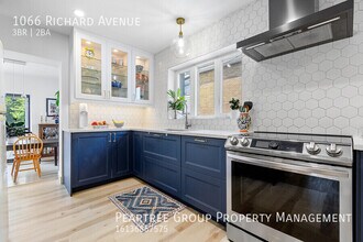 1066 Richard Ave in Ottawa, ON - Building Photo - Building Photo
