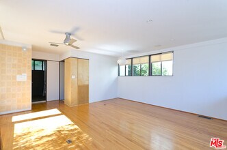 11007 Strathmore Dr in Los Angeles, CA - Building Photo - Building Photo