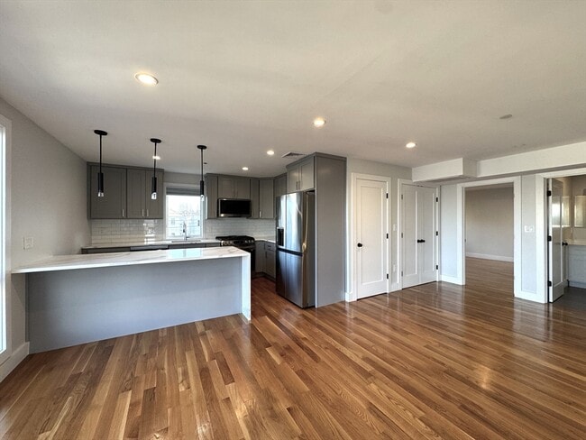 39 Rich St in Everett, MA - Building Photo - Building Photo