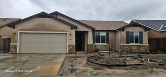 1303 22nd Ave in Kingsburg, CA - Building Photo