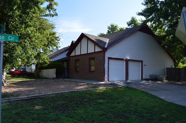 Goebel Duplexes in Wichita, KS - Building Photo - Building Photo