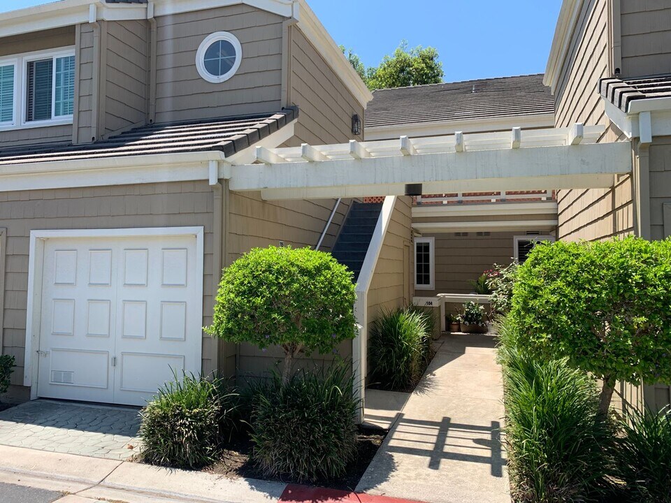 19351 Sunray Ln in Huntington Beach, CA - Building Photo
