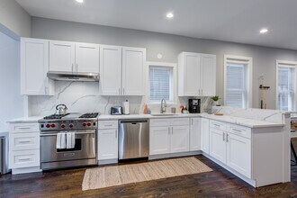 1148 W Addison St in Chicago, IL - Building Photo - Building Photo