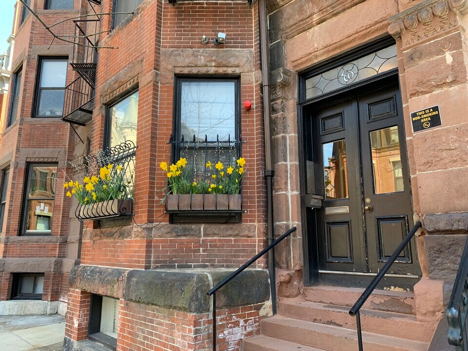 48 Hereford St, Unit GF in Boston, MA - Building Photo