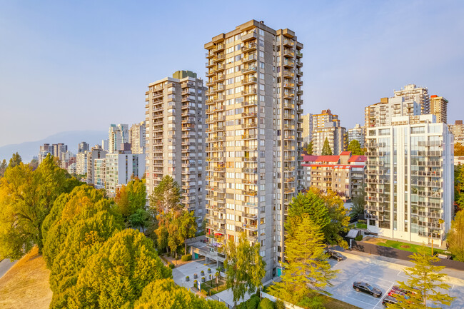 Beach Apartments in Vancouver, BC - Building Photo - Building Photo