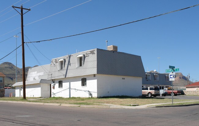 8901 Kenneth St in El Paso, TX - Building Photo - Building Photo