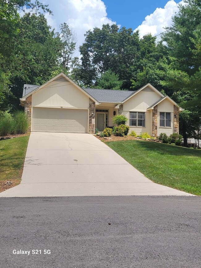 property at 13 Leyden Ct