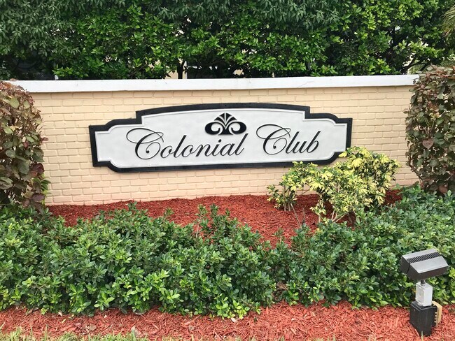 22 Colonial Club Dr in Boynton Beach, FL - Building Photo - Building Photo
