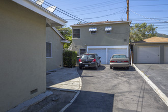 1129 N Verdugo Rd in Glendale, CA - Building Photo - Building Photo