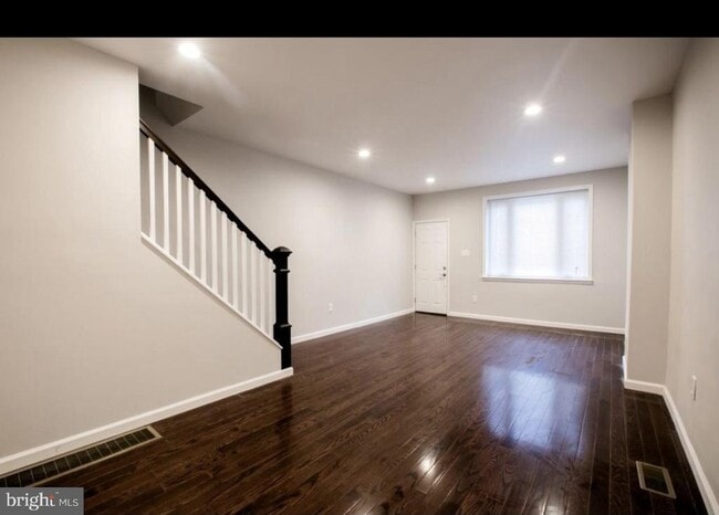 property at 2443 S Clarion St