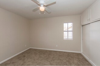 9825 S Crenshaw Blvd in Inglewood, CA - Building Photo - Building Photo