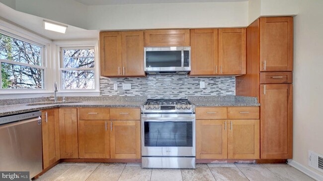 property at 1604 Woodhill Ct