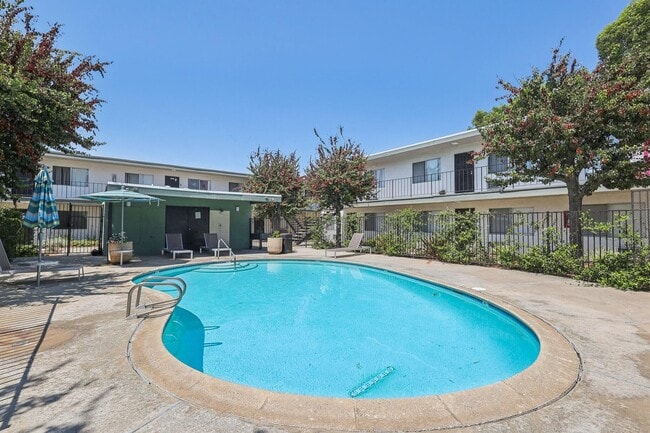 Valle at 9209 Kenwood in Spring Valley, CA - Building Photo - Building Photo