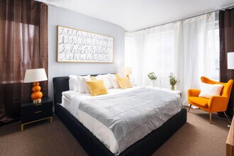 70 W 45th St in New York, NY - Building Photo - Building Photo