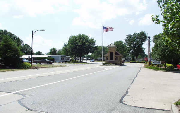 Columbia Park in Olmsted Falls, OH - Foto de edificio