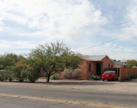 Las Casitas Apartments in Tucson, AZ - Foto de edificio - Building Photo