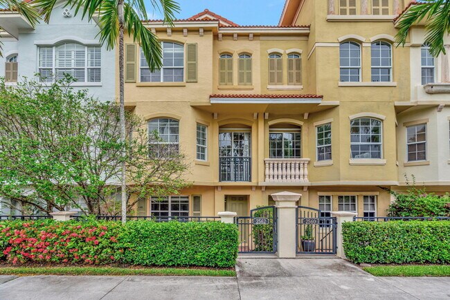 property at 2562 Gardens Pkwy