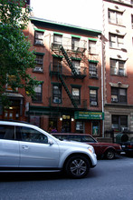 328 W 15th St in New York, NY - Building Photo - Building Photo