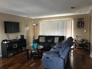 336 NW 114th Ave, Unit 102 in Miami, FL - Building Photo - Building Photo