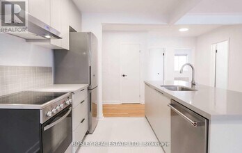 555 Birchmount Rd in Toronto, ON - Building Photo - Building Photo