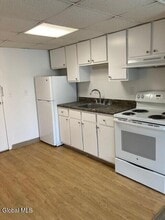 19 Wells St in Saratoga Springs, NY - Building Photo - Building Photo