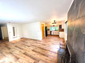 11585 SW Settler Way in Beaverton, OR - Building Photo - Building Photo