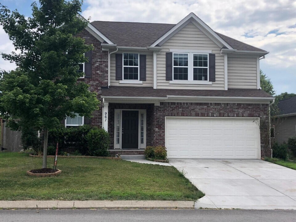 961 Legacy Park Rd in Mount Juliet, TN - Building Photo