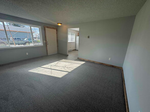 602 E 3rd Ave in Post Falls, ID - Building Photo - Building Photo