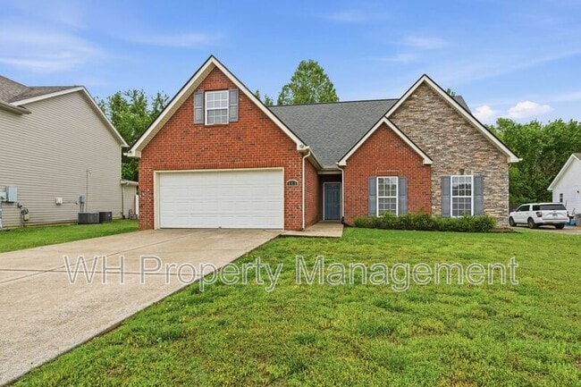 572 Preakness Cir in Pleasant View, TN - Building Photo - Building Photo