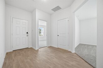 132 LAS LOMAS Dr in San Marcos, TX - Building Photo - Building Photo