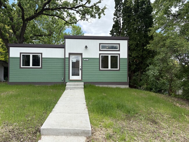 property at 4403 Buckeye Rd