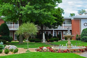 Brook Forest Apartments in Bensenville, IL - Building Photo - Building Photo