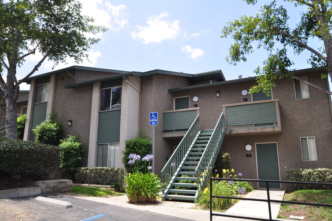 Rosewood Apartments in Fallbrook, CA - Foto de edificio