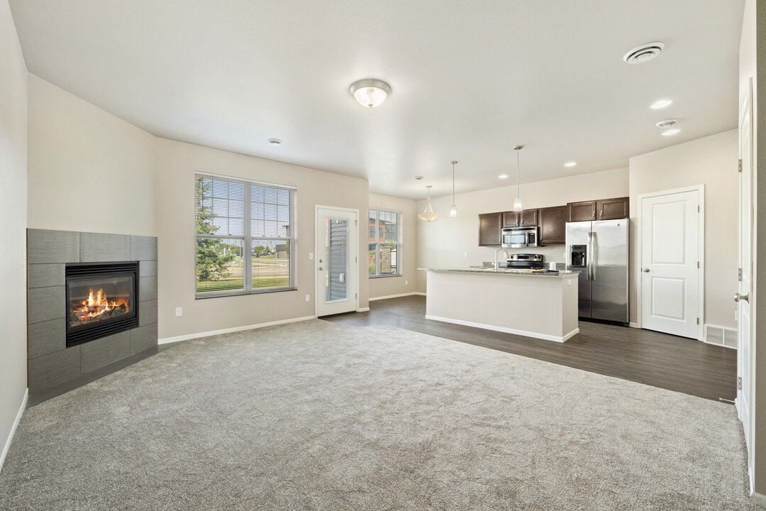 Shadow Wood Townhomes in West Fargo, ND - Building Photo