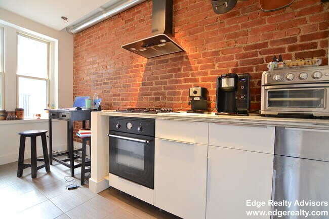 5 Braemore Rd, Unit 23 in Boston, MA - Building Photo - Building Photo