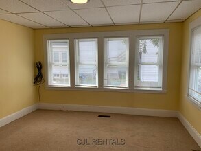 275 Crescent St in Waltham, MA - Building Photo - Building Photo