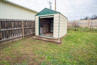 471 W Elm St in Lava Hot Springs, ID - Building Photo - Building Photo