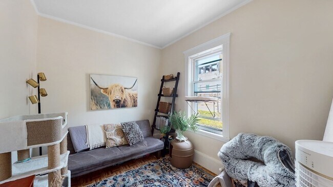 112 Gladstone St, Unit 4 in Boston, MA - Foto de edificio - Building Photo