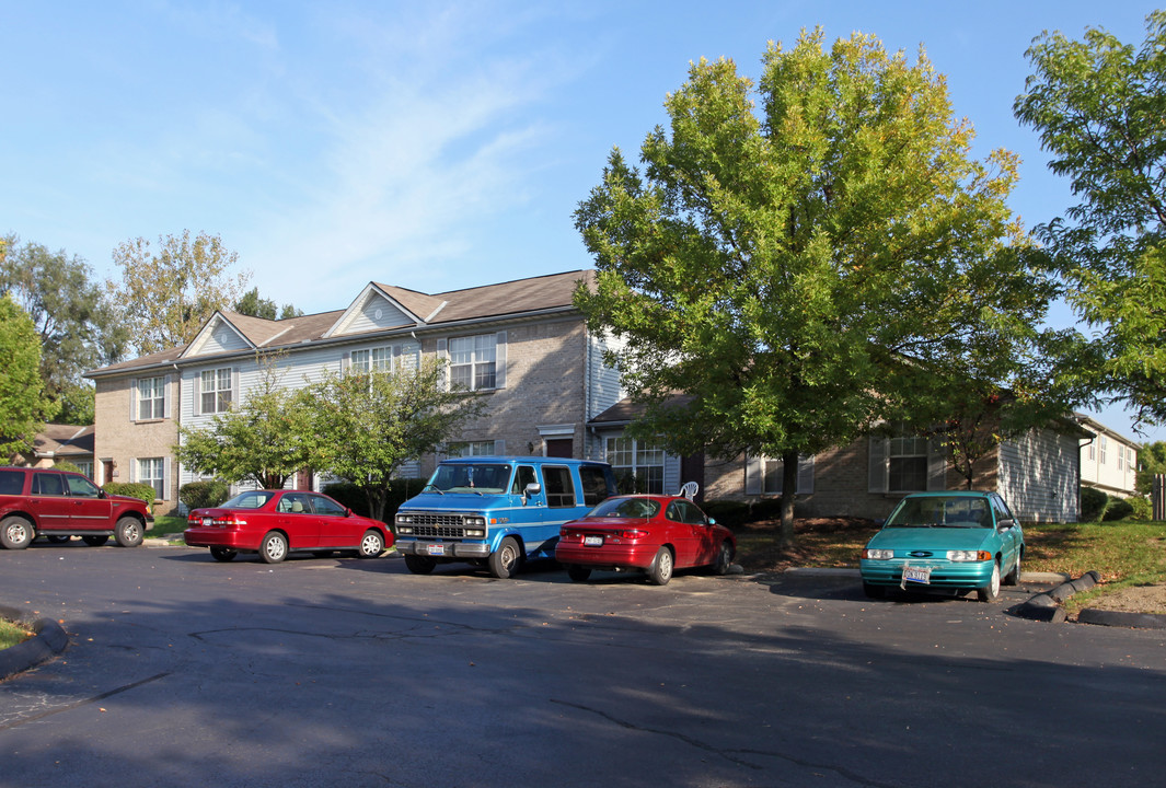 Crescent Village in Cincinnati, OH - Building Photo