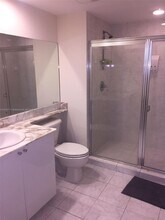 18800 NE 29th Ave, Unit 1013 in Miami, FL - Building Photo - Building Photo