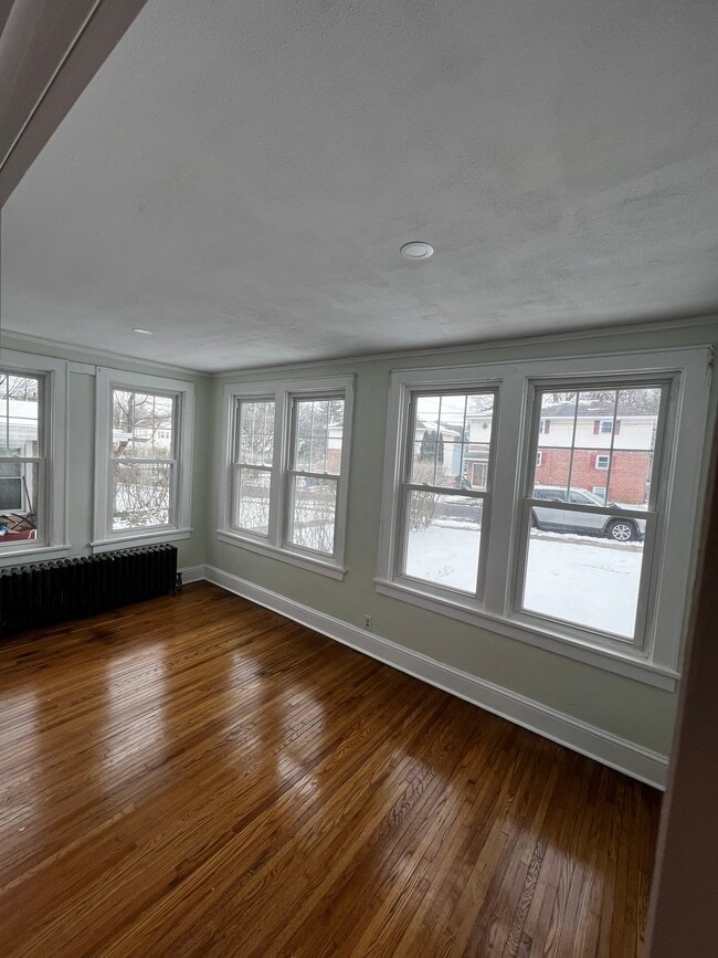 property at 4 Peyster St