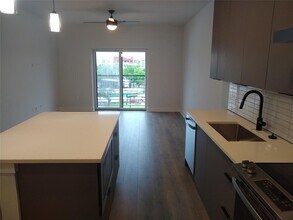 2220 Webberville Rd in Austin, TX - Building Photo - Building Photo