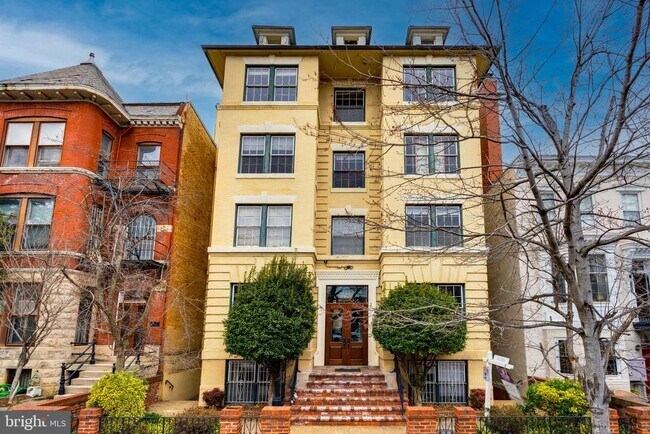property at 1525 Q St NW