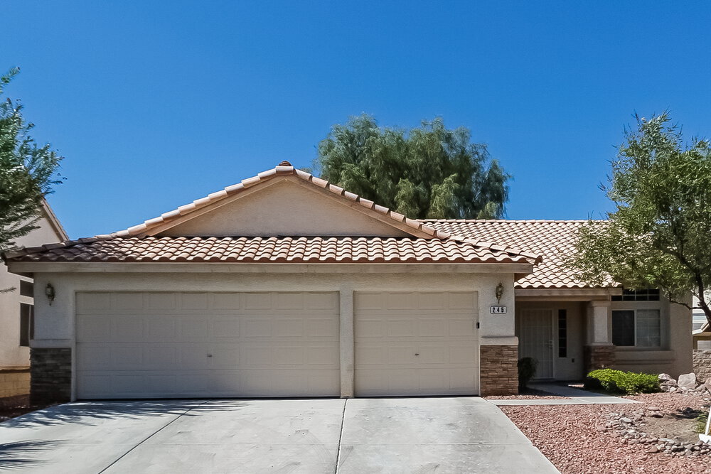 245 Marks St in Henderson, NV - Building Photo