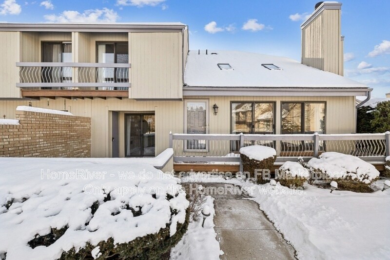 18 Woodhill St in Franklin Township, NJ - Building Photo